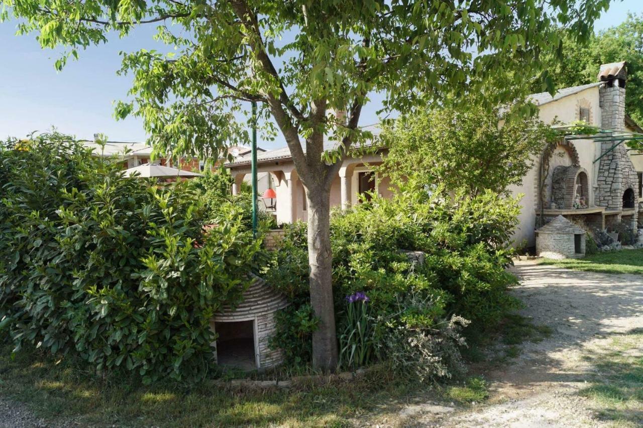 Apartman Eric Appartamento Pola Esterno foto