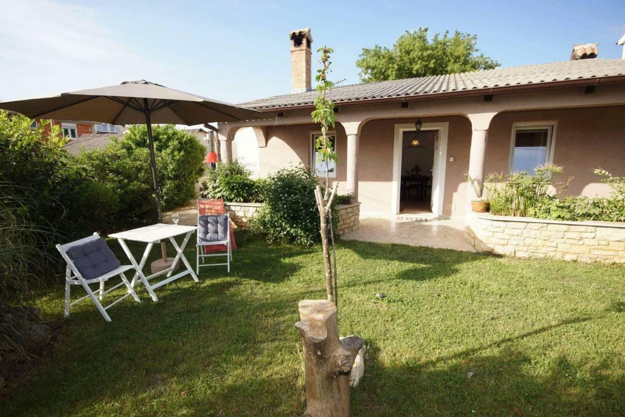 Apartman Eric Appartamento Pola Esterno foto