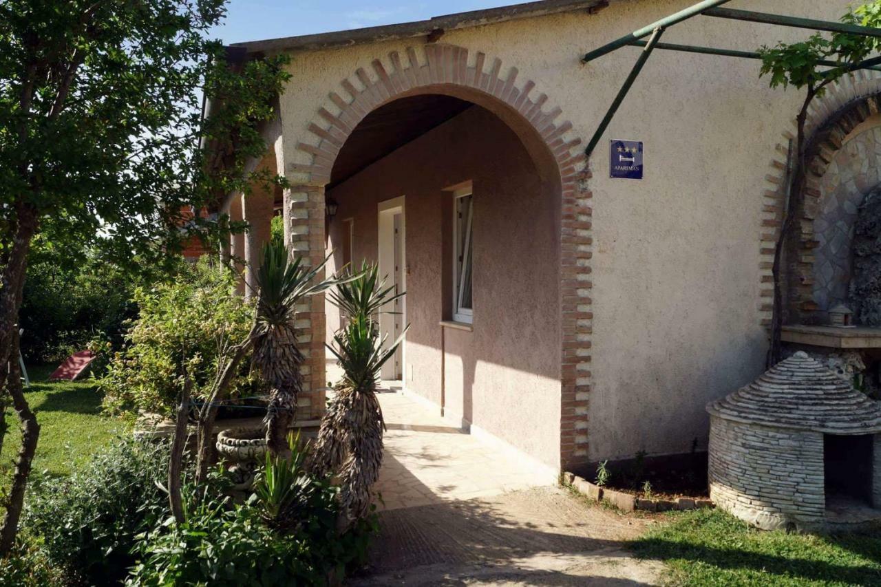 Apartman Eric Appartamento Pola Esterno foto