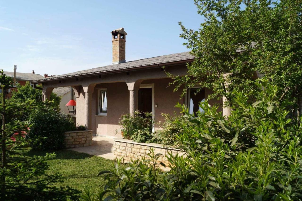 Apartman Eric Appartamento Pola Esterno foto