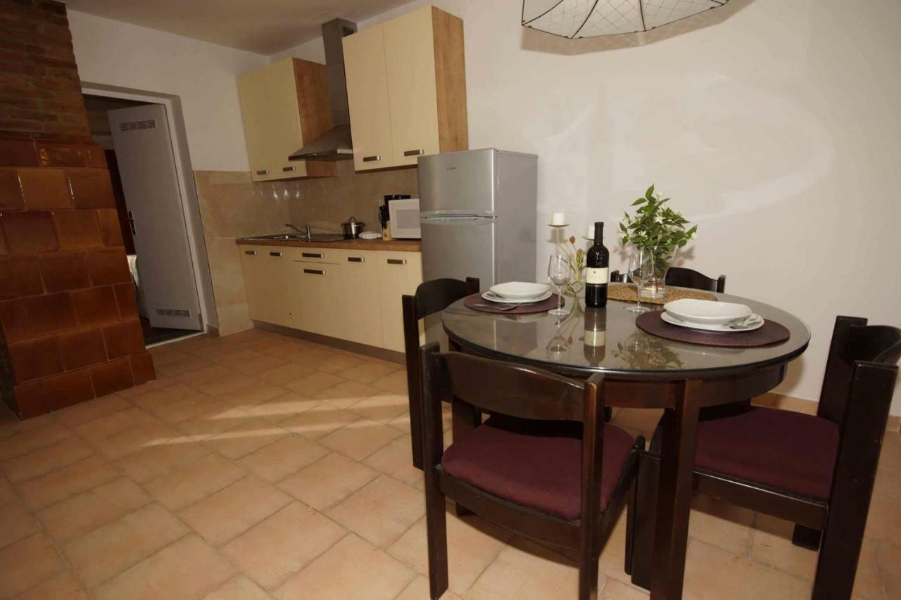 Apartman Eric Appartamento Pola Esterno foto